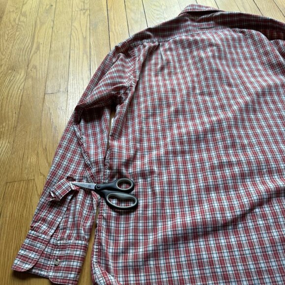 Vintage GANT Size L Red Plaid Tailored Roll Tab Long Sleeve Button Down Shirt - Picture 12 of 15